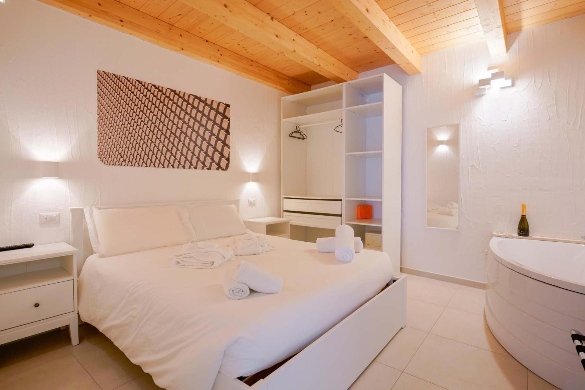 Guest House Sciola - Ts Rooms B&B San Sperate ภายนอก รูปภาพ